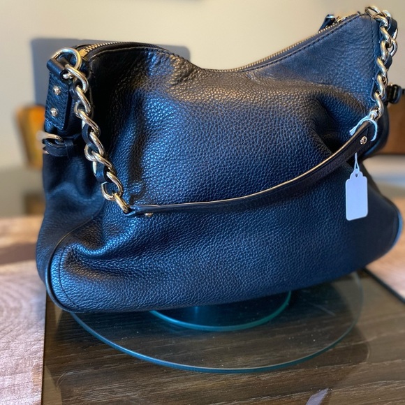 Kate Spade Black Shoulder Bag with Gold Chain - Picture 4 of 8